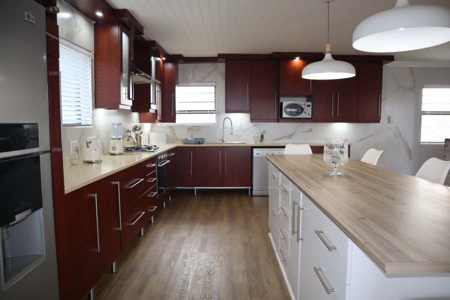 4 Bedroom Property for Sale in Fountains Estate Eastern Cape